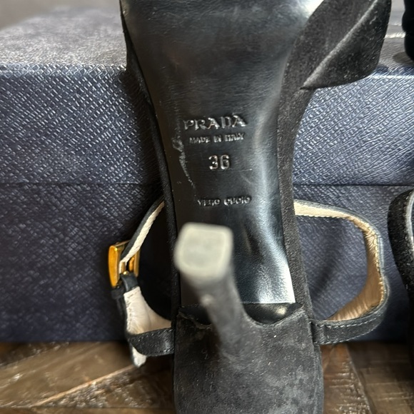 Prada Raso camosc in black US 6 with spare lifts package and original box - Picture 9 of 9